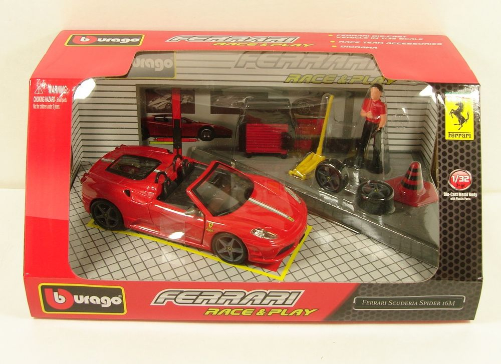 Игровой набор Ferrari Scuderia Spider 16M, 1:32