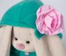Мягкая игрушка "Зайка Ми в изумрудном пальто с цветочком", 25 см