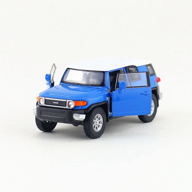 Масштабная модель автомобиля Toyota FJ Cruiser, синяя, 1:34-39