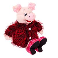Мягкая игрушка "Свинка в розовых туфлях и бордовой шубке", 17 см
